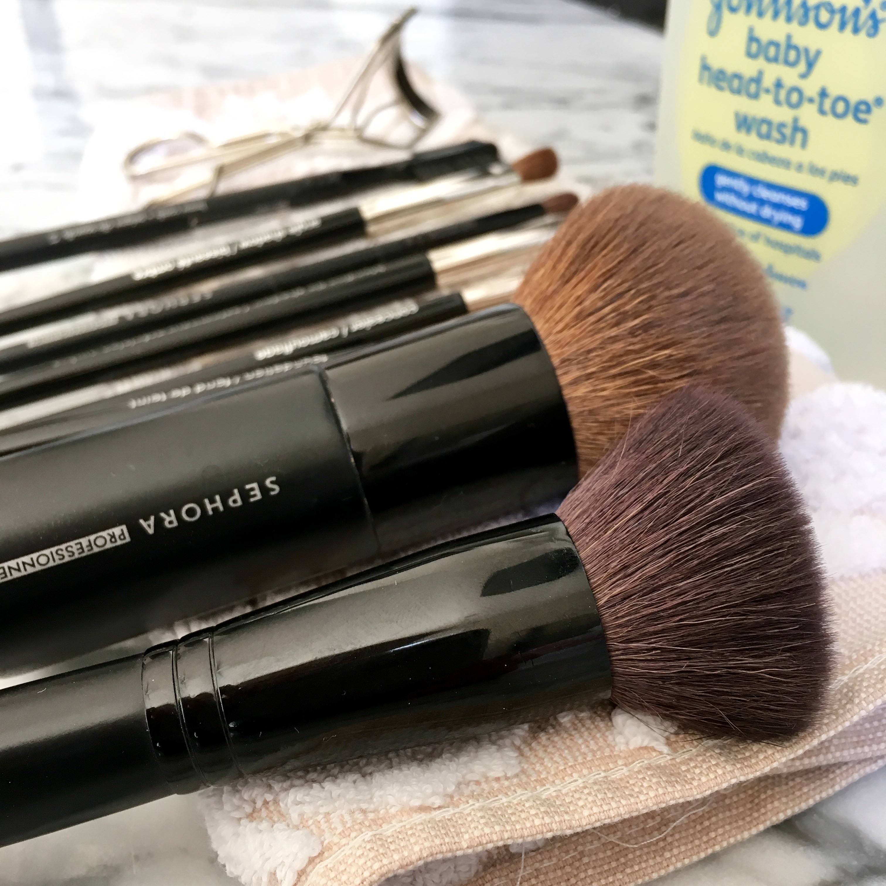 Makeup Brush Cleaning with Baby Shampoo